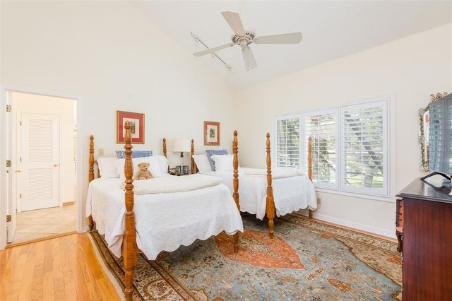 4907 PILGRIMS PATH WAY, Tampa, FL 33611