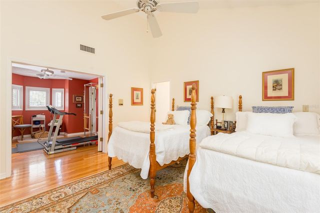 4907 PILGRIMS PATH WAY, Tampa, FL 33611