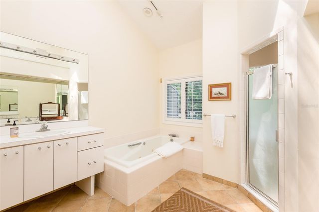 4907 PILGRIMS PATH WAY, Tampa, FL 33611