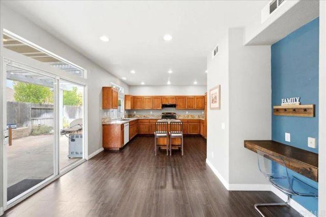 39513 Tangletree Way, Murrieta, CA 92563