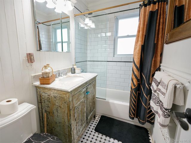 37 Centre Street, Bronx, NY 10464