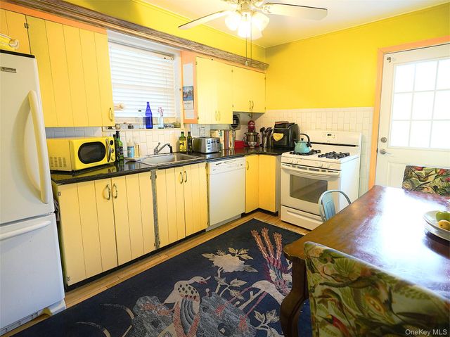 37 Centre Street, Bronx, NY 10464