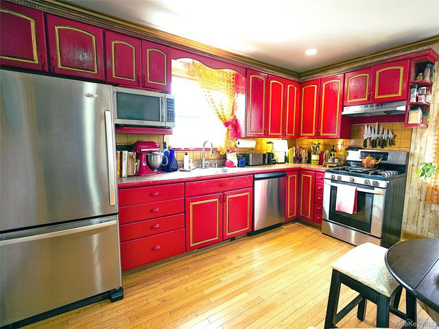 37 Centre Street, Bronx, NY 10464