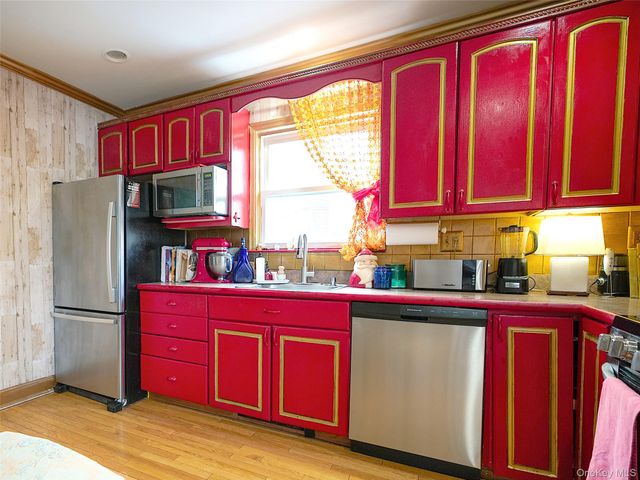 37 Centre Street, Bronx, NY 10464