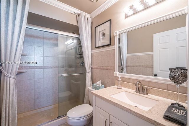 221 Waterside Dr 221, Hypoluxo, FL 33462