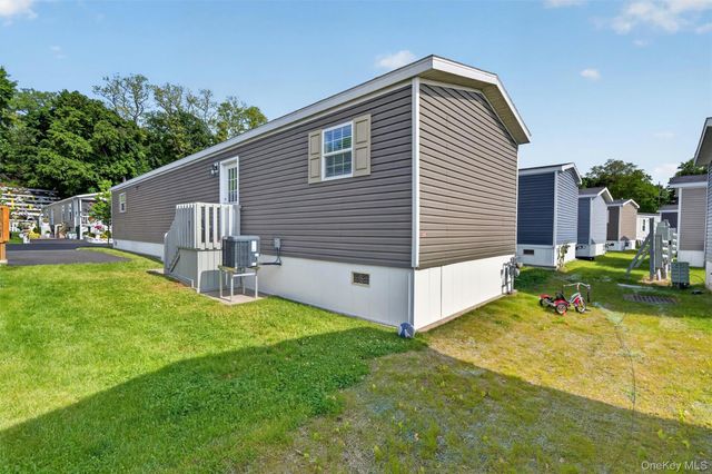 11 Windward Way, Stony Point, NY 10980