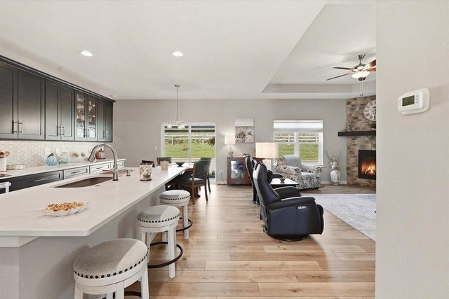 N67W25502 Vail LANE, Sussex, WI 53089