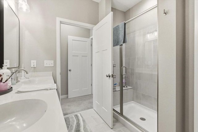 N67W25502 Vail LANE, Sussex, WI 53089