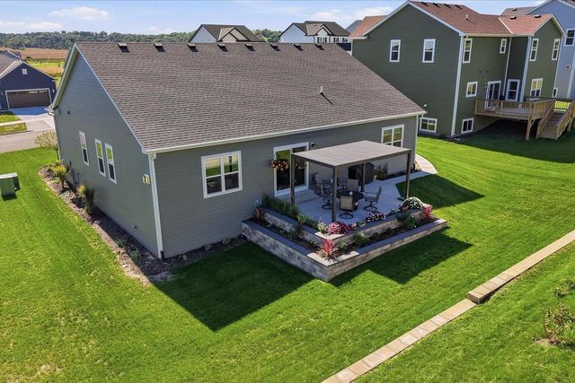 N67W25502 Vail LANE, Sussex, WI 53089
