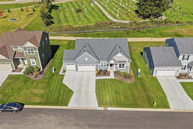 N67W25502 Vail LANE, Sussex, WI 53089