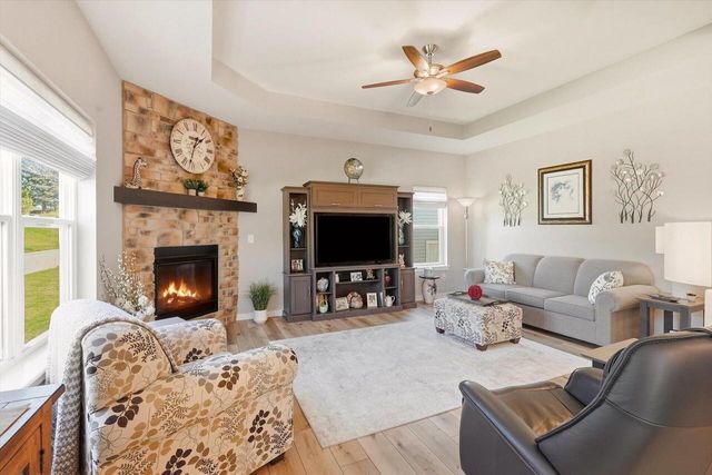 N67W25502 Vail LANE, Sussex, WI 53089