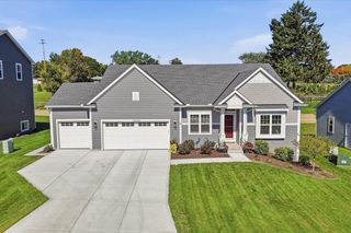 N67W25502 Vail LANE, Sussex, WI 53089