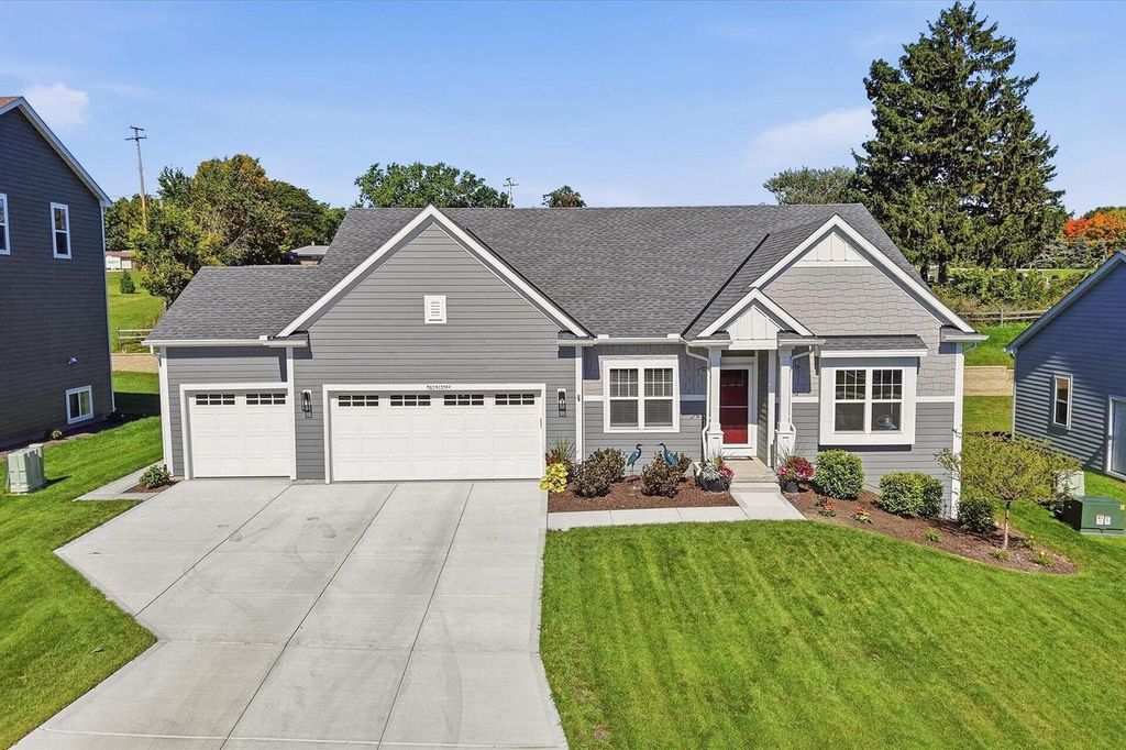 N67W25502 Vail LANE, Sussex, WI 53089