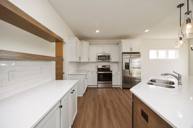 8916 Beery Place, Johnston, IA 50131