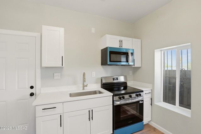 402 W 41st Street, Tucson, AZ 85713