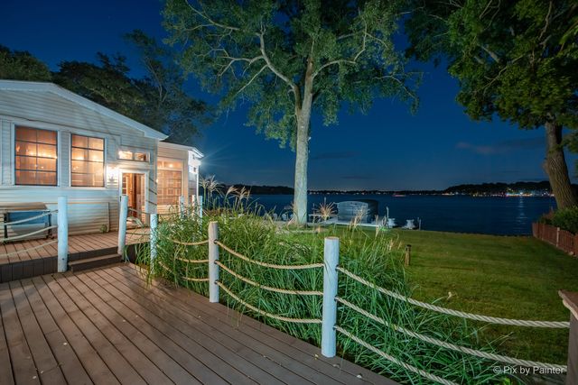 27771 W Lake Shore Drive, Spring Grove, IL 60081