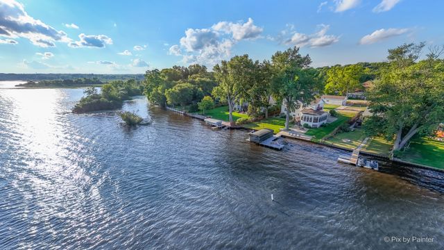 27771 W Lake Shore Drive, Spring Grove, IL 60081