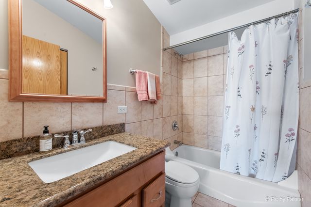 27771 W Lake Shore Drive, Spring Grove, IL 60081