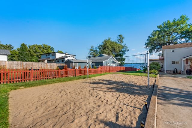 27771 W Lake Shore Drive, Spring Grove, IL 60081