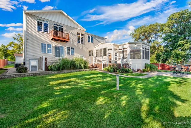 27771 W Lake Shore Drive, Spring Grove, IL 60081