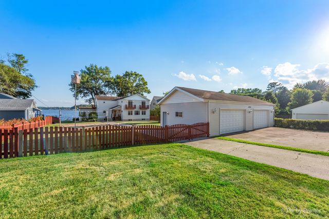 27771 W Lake Shore Drive, Spring Grove, IL 60081