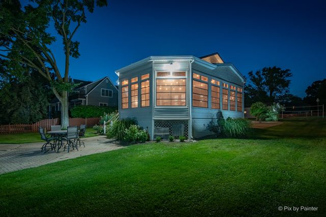 27771 W Lake Shore Drive, Spring Grove, IL 60081