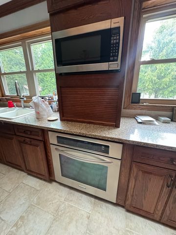1802 Walnut Circle, Northbrook, IL 60062