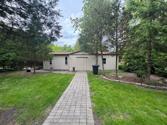 1802 Walnut Circle, Northbrook, IL 60062
