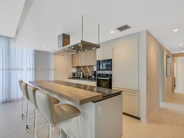 1000 Brickell Plz 3402, Miami, FL 33131
