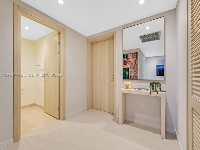 1000 Brickell Plz 3402, Miami, FL 33131