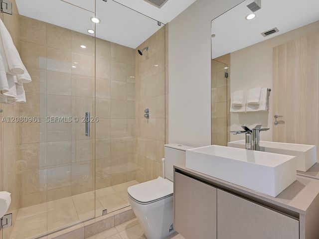 1000 Brickell Plz 3402, Miami, FL 33131
