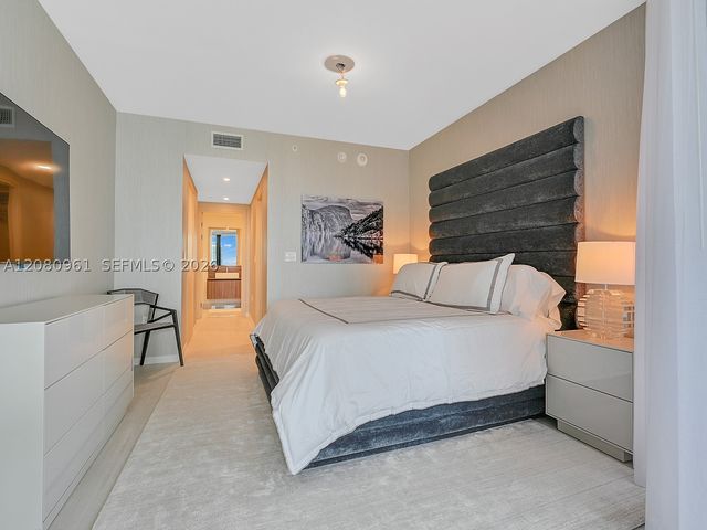 1000 Brickell Plz 3402, Miami, FL 33131