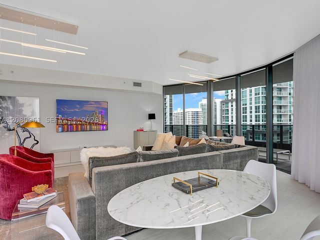 1000 Brickell Plz 3402, Miami, FL 33131