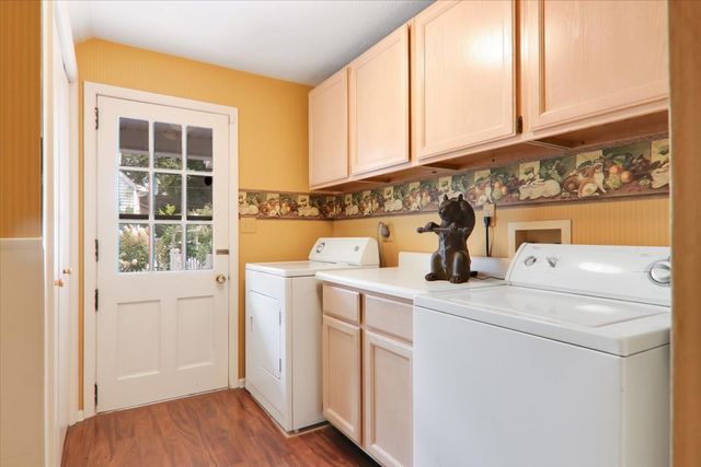 17 Sunset Road, Bloomington, IL 61701