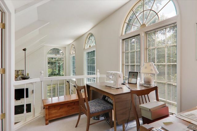 17 Sunset Road, Bloomington, IL 61701