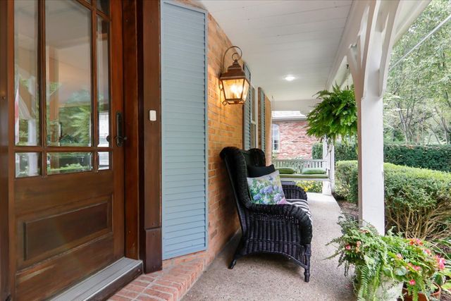 17 Sunset Road, Bloomington, IL 61701