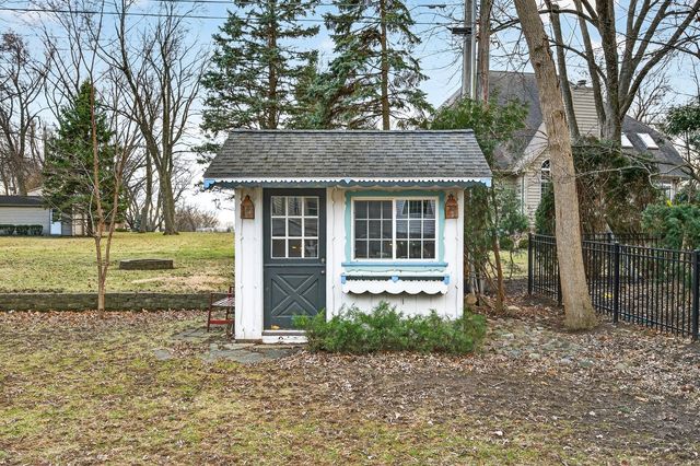 17 Sunset Road, Bloomington, IL 61701