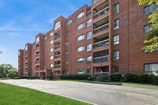 701 Forum Square 108, Glenview, IL 60025