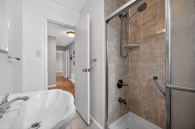 340 OLD POST RD, Edison, NJ 08817