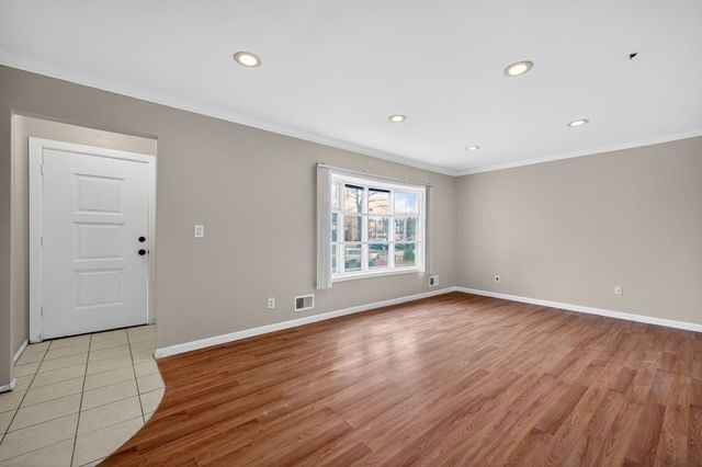 340 OLD POST RD, Edison, NJ 08817