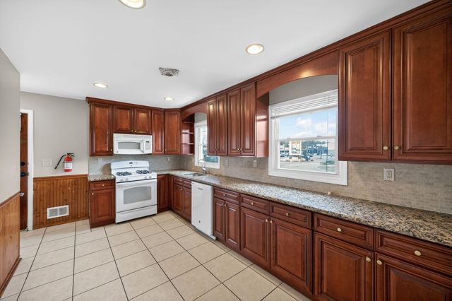 340 OLD POST RD, Edison, NJ 08817