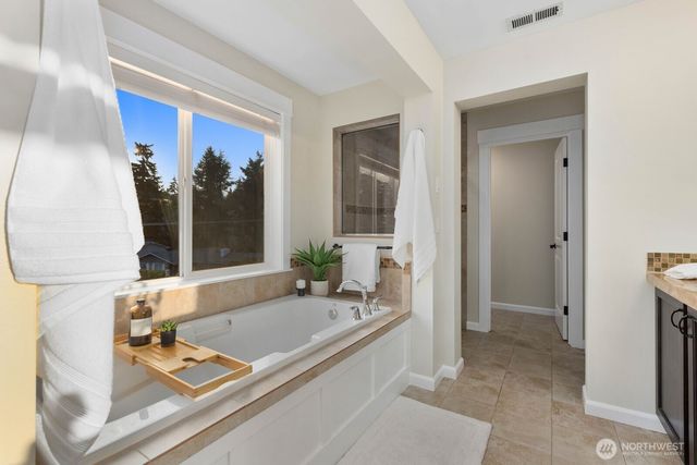 14008 SE 21st Place, Bellevue, WA 98007