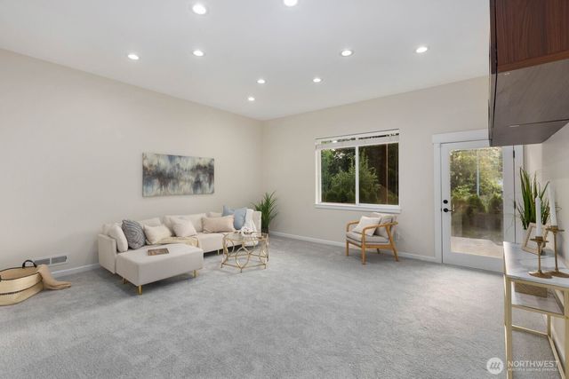 14008 SE 21st Place, Bellevue, WA 98007