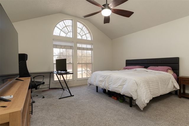 737 Summercrest Boulevard, Burleson, TX 76028