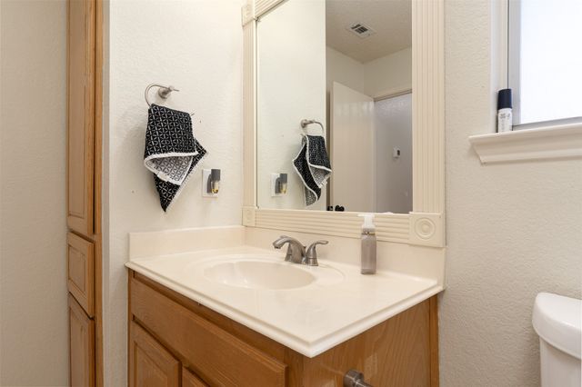 737 Summercrest Boulevard, Burleson, TX 76028