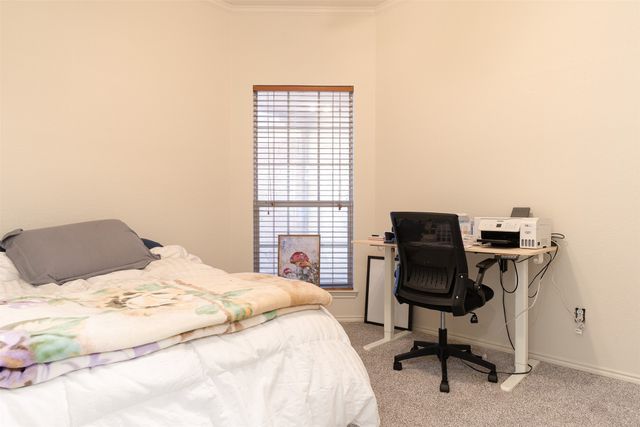 737 Summercrest Boulevard, Burleson, TX 76028