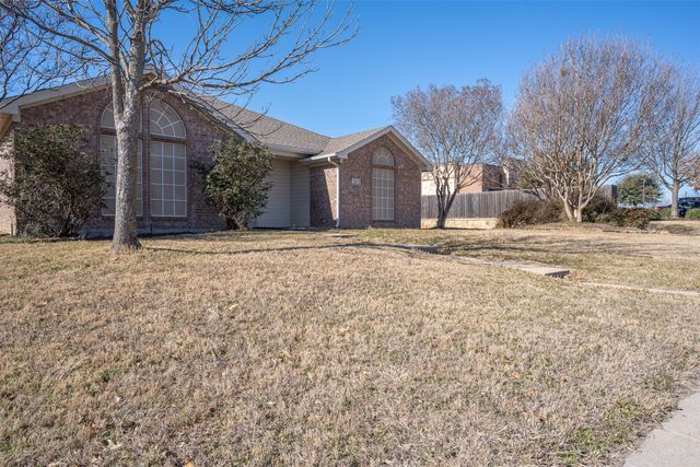 737 Summercrest Boulevard, Burleson, TX 76028