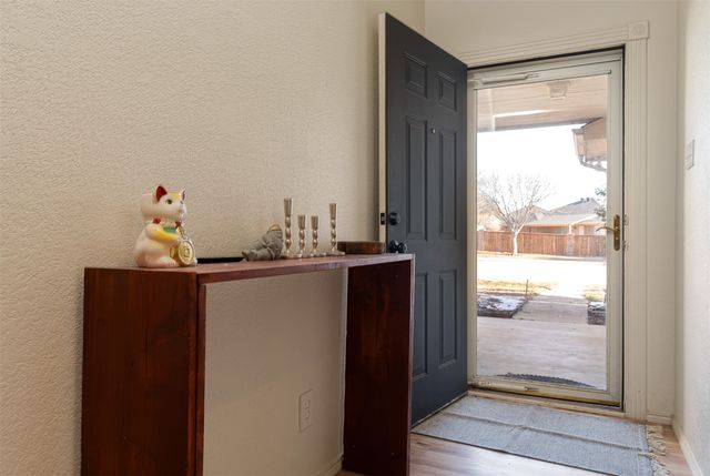 737 Summercrest Boulevard, Burleson, TX 76028