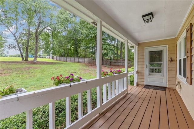 1904 Britt Drive, Snellville, GA 30078