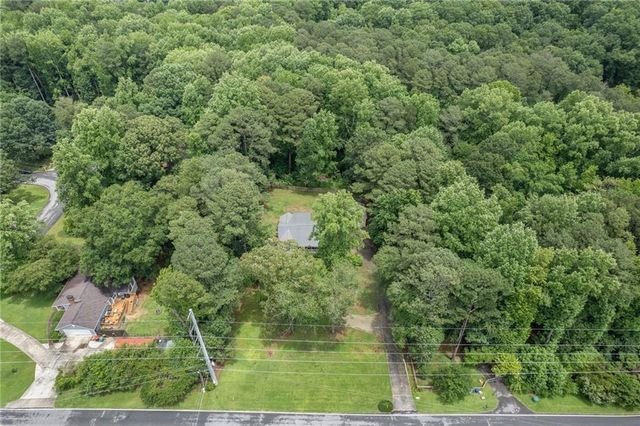 1904 Britt Drive, Snellville, GA 30078